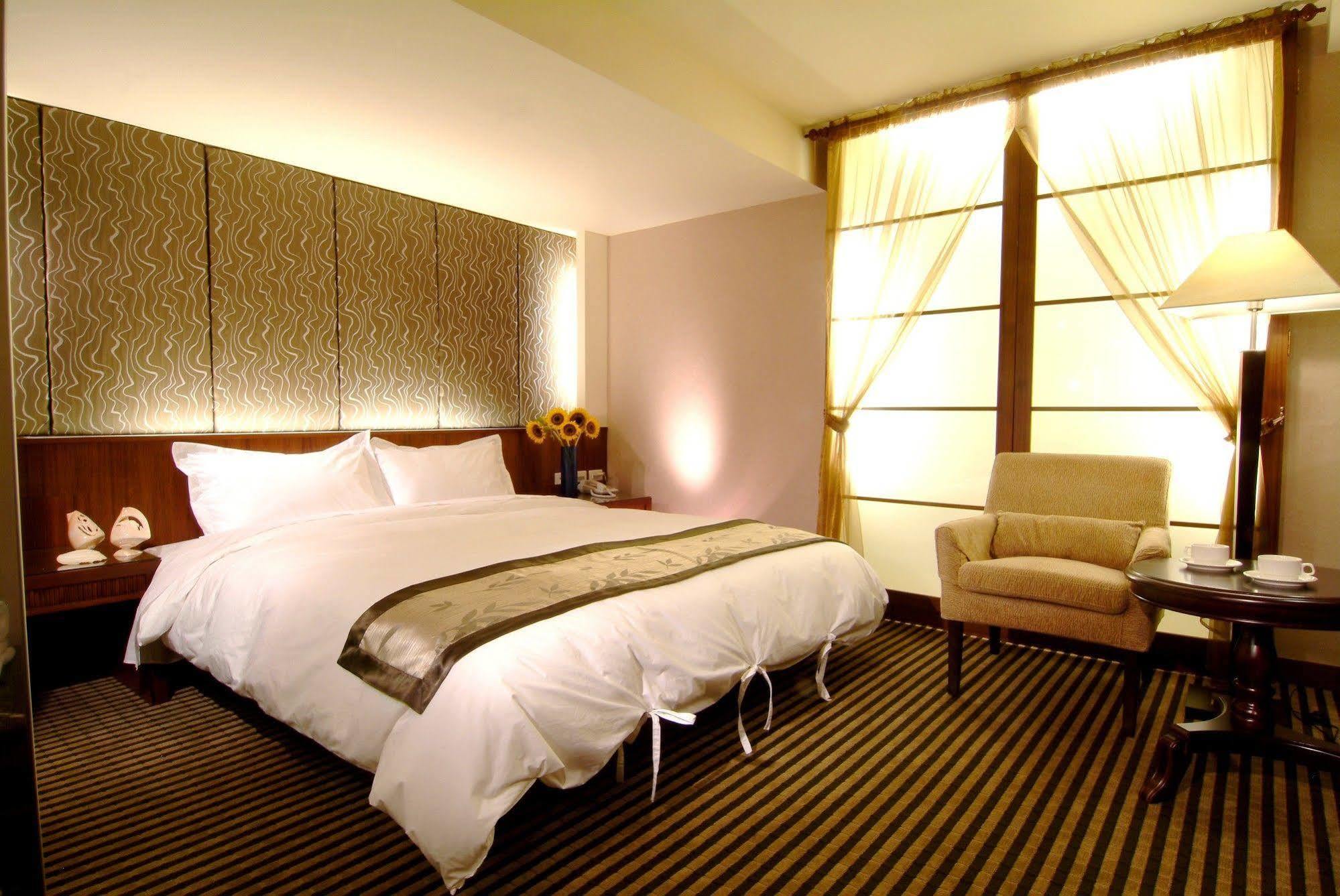 Tapeng Bay Holiday Hotel Donggang Exterior foto